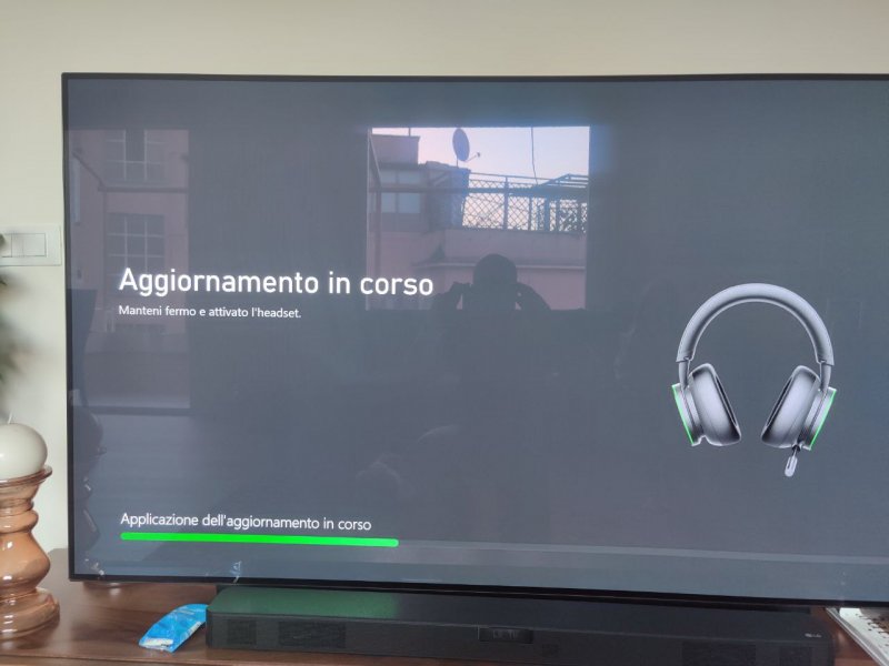 La schermata che compare collegando le cuffie a Xbox Series X/S, catturata da Pierpaolo Greco