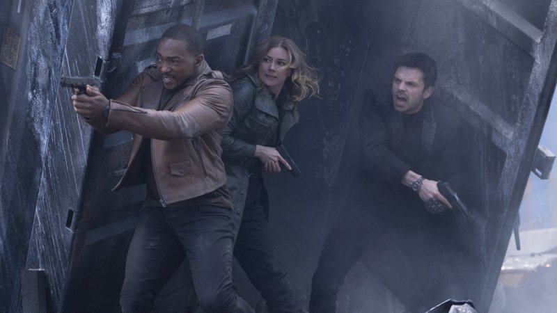 The Falcon and the Winter Soldier: Anthony Mackie, Emily VanCamp e Sebastian Stan in una scena. The Falcon and the Winter Soldier: Anthony Mackie, Emily VanCamp e Sebastian Stan in una scena.