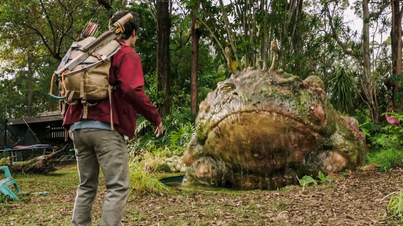 Love and Monsters: un rospo poco simpatico.