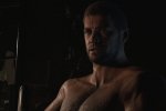 Resident Evil Village: nude mod spoglia Chris Redfield e lo dota di una prorompente erezione - Notizia