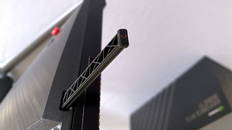 Porta-cuffia sottile a scomparsa a completare una dotazione ottima Porta-cuffia sottile a scomparsa a completare una dotazione ottima