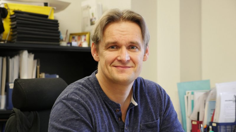 Ilari Kuittanen, CEO: La cosa incredibile è che dopo oltre trenta lunghi anni, Kuittanen continua  a ricoprire la carica di CEO e Tikkansen quella di creative director. Housemarque non è poi cambiata così tanto.