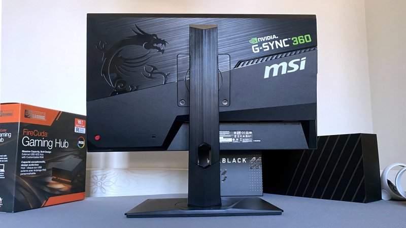 Il legame con le tecnologie NVIDIA è esplicito anche nell'estetica Il legame con le tecnologie NVIDIA è esplicito anche nell'estetica