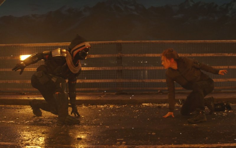 Black Widow, Taskmaster e la Vedova Nera si affrontano in una scena del film. Black Widow, Taskmaster e la Vedova Nera si affrontano in una scena del film.