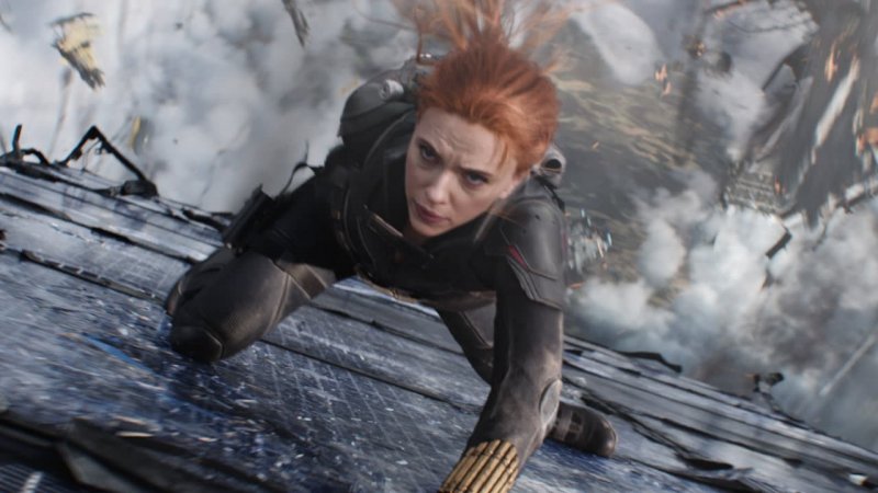Black Widow, Scarlett Johansson in una scena. Black Widow, Scarlett Johansson in una scena.