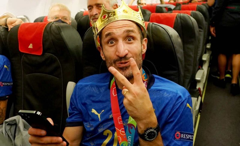 El rey Giorgio Chiellini celebra tras ganar la Eurocopa 2020