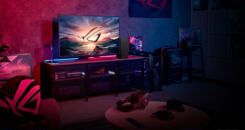 Una foto in un set per mostrare l'ASUS ROG Strix XG43UQ Una foto in un set per mostrare l'ASUS ROG Strix XG43UQ