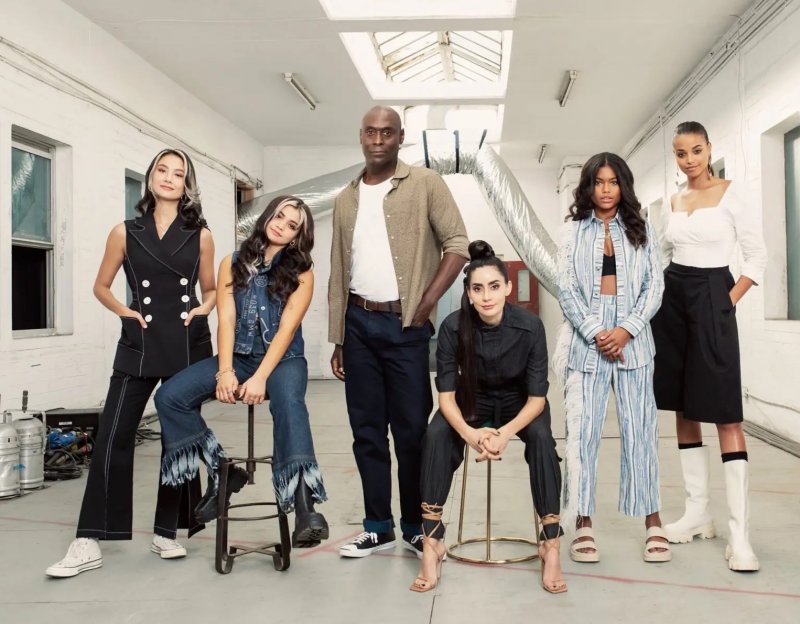 Resident Evil, una foto di gruppo per il cast della serie live action di Netflix