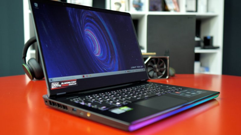 Il potente MSI GE76 Raider, nel modello con schermo da 300 Hz di refresh