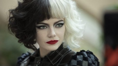 Cruella, the lowcostcosplay cosplay buries Emma Stone