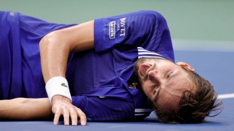 US Open Tennis: Medvedev celebrates victory by imitating FIFA's Dead Weight emote