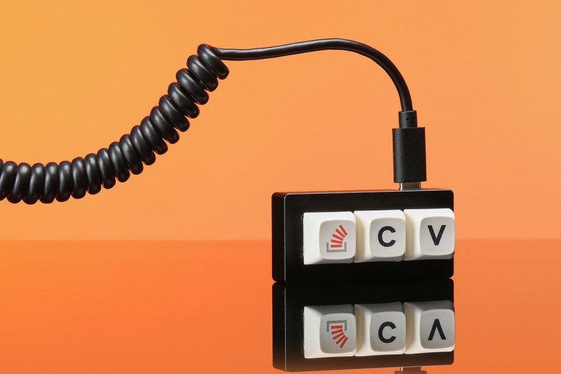 The Key sfoggia orgoglioso un piccolo ma rifinito case in alluminio che alloggia tre switch di qualità e un'uscita USB-C The Key sfoggia orgoglioso un piccolo ma rifinito case in alluminio che alloggia tre switch di qualità e un'uscita USB-C