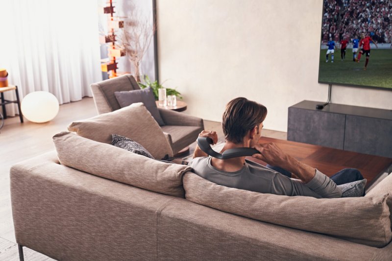 La novità di spicco è senza dubbio l'altoparlante vestibile Sony SRS-NS7 La novità di spicco è senza dubbio l'altoparlante vestibile Sony SRS-NS7