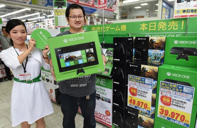 Uno dei primi (e pochi) acquirenti di Xbox One in Giappone Uno dei primi (e pochi) acquirenti di Xbox One in Giappone