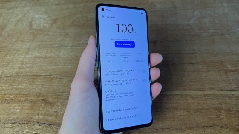 Decisamente solida la performance di Realme GT Neo 2 in termini di autonomia Decisamente solida la performance di Realme GT Neo 2 in termini di autonomia