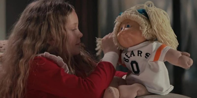 Natale a 8 bit, Bellaluna Resnick interpreta la sorellina di Jake