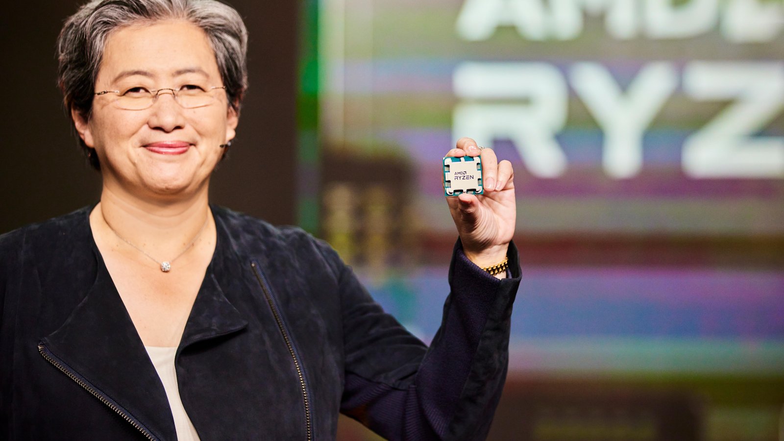 AMD agguanta il 30% del mercato delle CPU, mentre Intel continua a calare