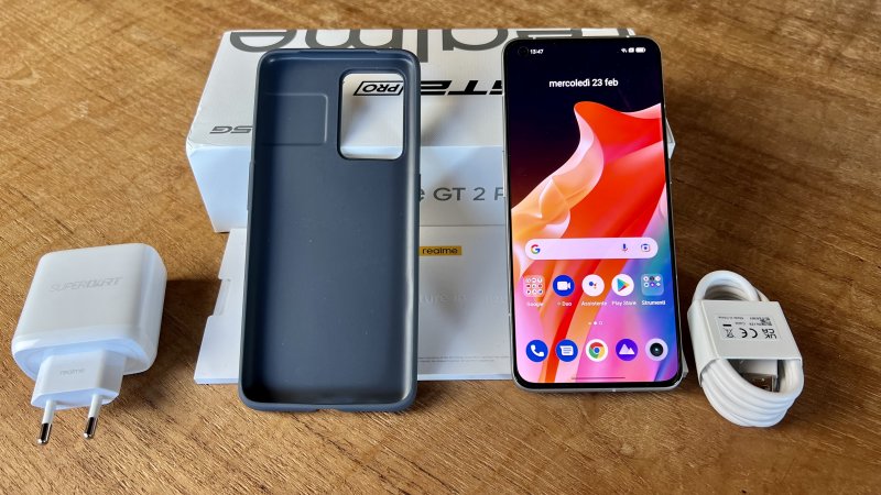 I contenuti della confezione di Realme GT 2 Pro