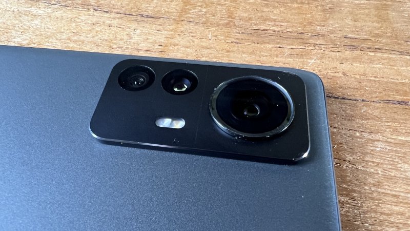 I 3 sensori di Xiaomi 12 Pro racchiusi in un blocco unico I 3 sensori di Xiaomi 12 Pro racchiusi in un blocco unico