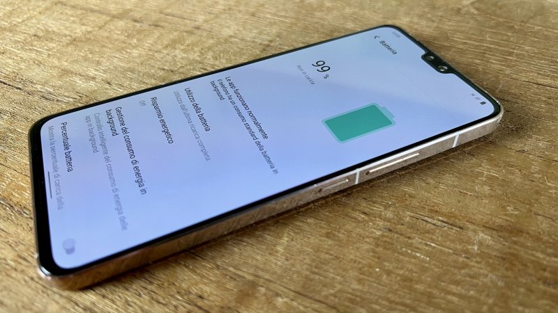 La batteria di Vivo V23 5G non offre performance da urlo