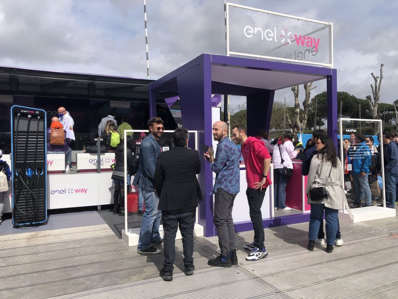 Pierpaolo, Alessio e Francesco presso lo stand Enel X Way