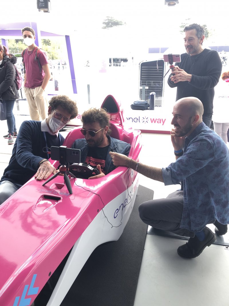 Il magico trio di Multiplayer.it alle prese con un simulatore