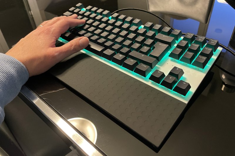 NZXT Function nella sua ampiezza col poggiapolsi