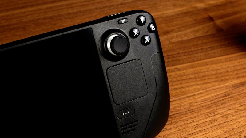 I pulsanti superiori di Steam Deck sembrano scomodi, ma in realtà sono solo anti-estetici I pulsanti superiori di Steam Deck sembrano scomodi, ma in realtà sono solo anti-estetici