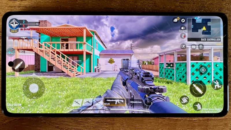 Call of Duty Mobile in azione su Motorola Edge 30 Pro