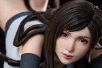 Final Fantasy 7 Remake: una statua di Tifa dalla posa equivoca mette in luce un nuovo trend - Notizia