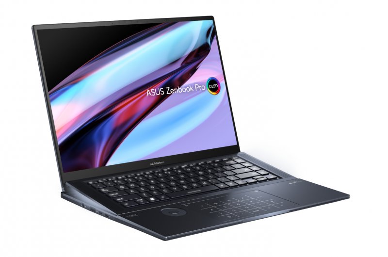 L'ASUS Zenbook Pro 16X OLED sfrutta il meccanismo dei Duo per sollevare la tastiera