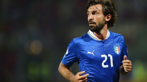Andrea Pirlo enters the metaverse of The Sandbox with the NFT of Jorit's mural