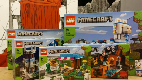 LEGO® Minecraft: New sets are available, from Llama Village to the Nether Bastion