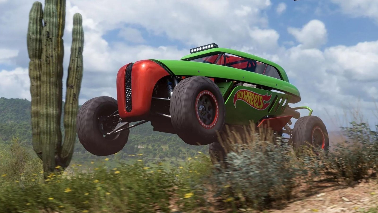Una auto di Forza Horizon 5 nel deserto