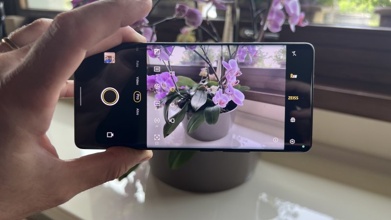 Il Vivo X80 Pro è un ottimo smartphone, ma il prezzo è impegnativo Il Vivo X80 Pro è un ottimo smartphone, ma il prezzo è impegnativo