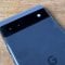 Pixel 6a, Google riduce la batteria: tre opzioni per gli utenti, incluso rimborso da 100 dollari