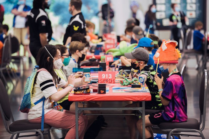 Giocatori di ogni tipo competono ai Campionati Mondiali Pokémon 2022