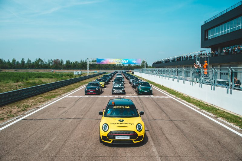 Ovviamente non potevano mancare le Mini ai Mini Big Love Days