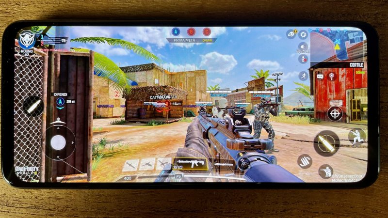I videogiochi rimangono il pane quotidiano di ROG Phone 6D Ultimate