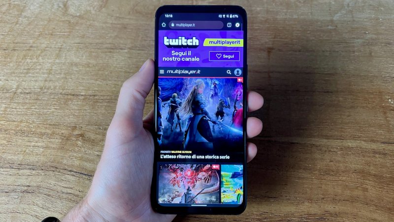Nell'uso quotidiano ROG Phone 6D Ultimate è un dispositivo tanto ingombrante quanto efficiente