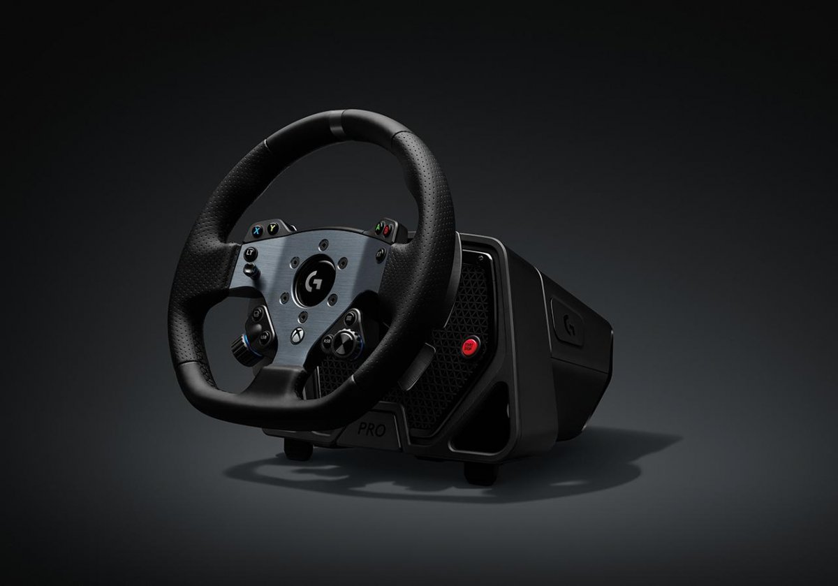 Logitech presenta il volante G Pro Racing Wheel e la pedaliera Pro Racing  Pedals 