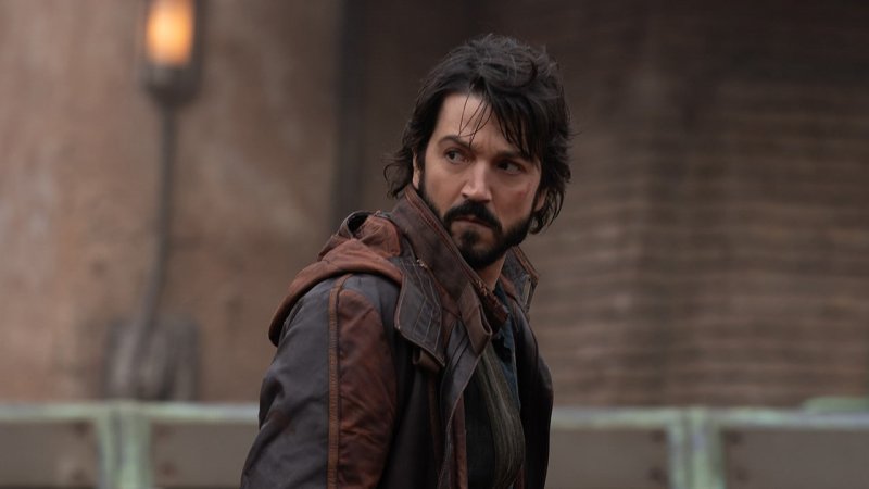 Star Wars: Andor, il protagonista interpretato da Diego Luna Star Wars: Andor, il protagonista interpretato da Diego Luna