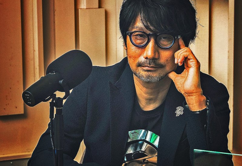Hideo Kojima in front of the Brain Structure microphones