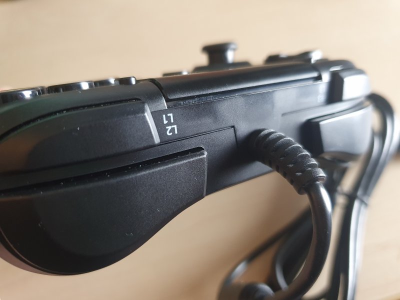HORI Fighting Commander OCTA: the back triggers are unfortunately not at the level of the front keys, but their validity is undeniable, especially if you reconfigure them as directional