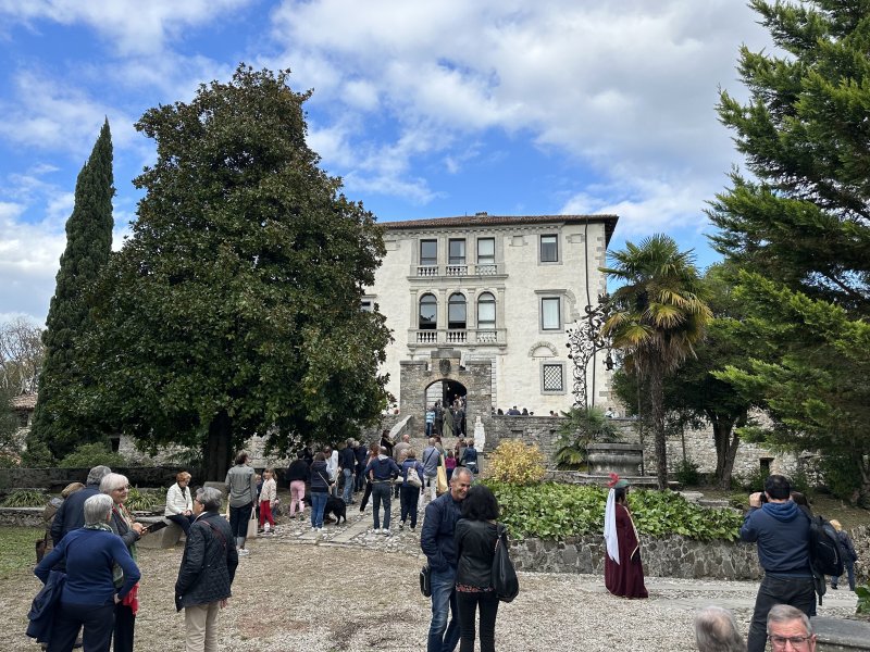 iPhone 14 Pro, una foto all'esterno con ottima luce ambientale