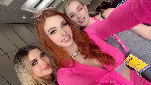 Amouranth al TwitchCon 2022