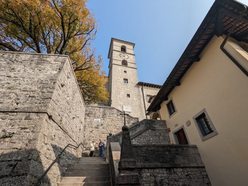 Uno scatto eseguito con l'ultra-grandangolare di Google Pixel 7 Uno scatto eseguito con l'ultra-grandangolare di Google Pixel 7