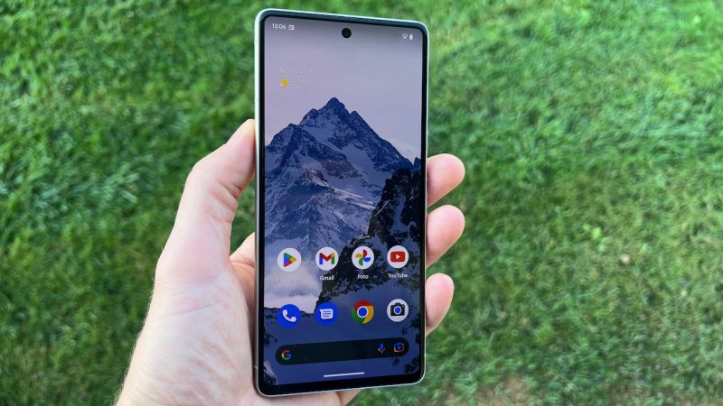 L'esperienza d'uso di Google Pixel 7 è certamente tra le più soddisfacenti in ambito Android L'esperienza d'uso di Google Pixel 7 è certamente tra le più soddisfacenti in ambito Android
