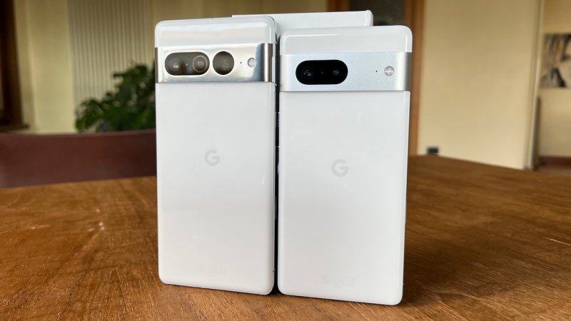 Google Pixel 7 non ha il sensore periscopico del Pro ma ci sono anche altre differenze Google Pixel 7 non ha il sensore periscopico del Pro ma ci sono anche altre differenze