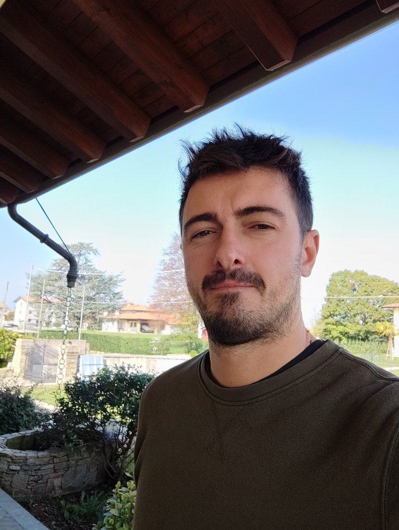 Un selfie con la camera frontale di Xiaomi 12T Pro